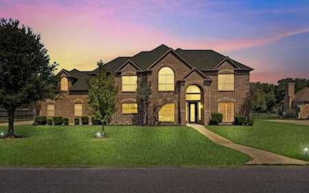 4313 Storm Creek Lane Burleson, TX 76028