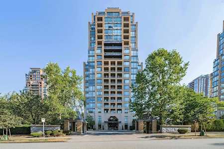 7368 Sandborne Avenue #305 Burnaby, BC V3N 5C5