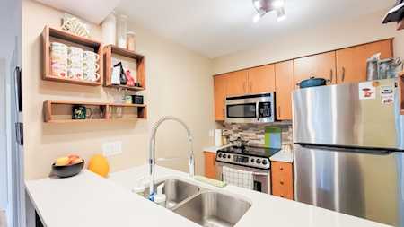 1295 Richards Street #309 Vancouver, BC V6B 1B7