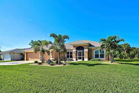 56 Sportsman Ln Rotonda West, FL 33947
