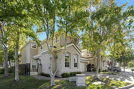 802 Corriente Point Dr Foster City, CA 94404 CA 94065