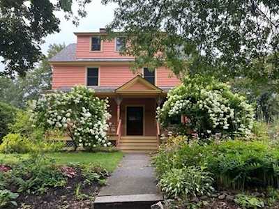 17 Chestnut Hill Greenfield, MA 01301