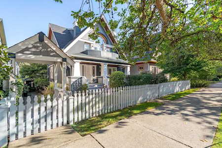 147 W 15th Avenue Vancouver, BC V5Y 1X8