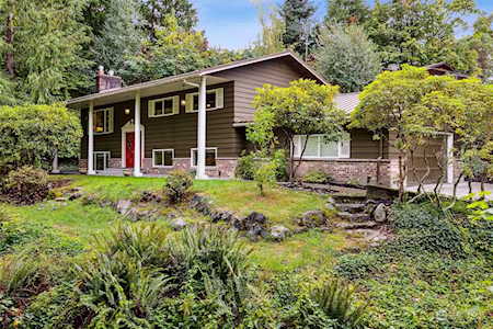 439 SW 191st St Normandy Park, WA 98166
