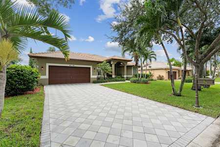 6420 NW 41st Street Coral Springs, FL 33067