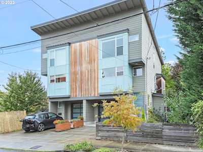 5404 NE 14th PL Portland, OR 97211