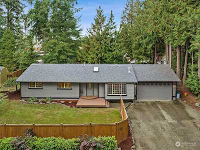 4917 W Tapps Dr E Lake Tapps, WA 98391