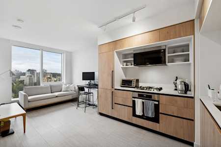 5058 Joyce Street #1805 Vancouver, BC V5R 0J9