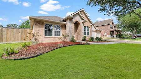 2111 Bayou Cove Ln League City, TX 77573