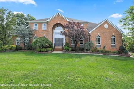 14 Amagansett Ln Old Bridge, NJ 08857