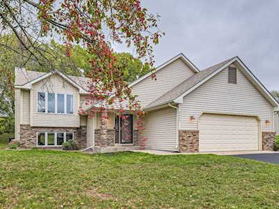 5452 Golfview Avenue N Oakdale, MN 55128