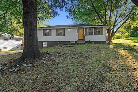 3901 N Kensington Ave Kansas City, MO 64117
