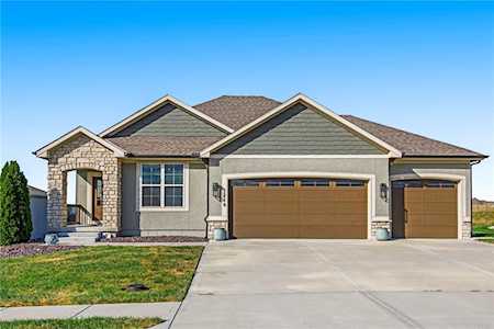 1218 Buckingham Ct Raymore, MO 64083