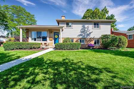 38496 Richland St Livonia, MI 48150