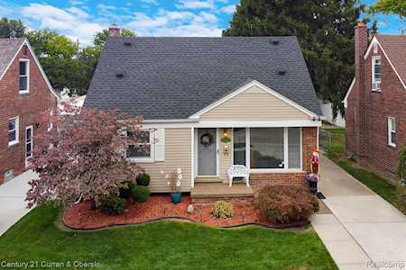 9625 Ruth Ave Allen Park, MI 48101
