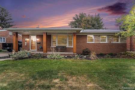 29535 Barkley St Livonia, MI 48154