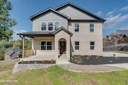 1007 Crown Ridge Ln Powell, TN 37849