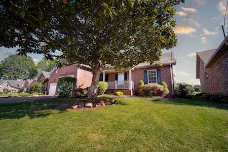 130 Oak Leaf Dr Hendersonville, TN 37075