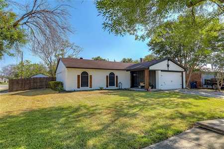 420 Forestwood Drive Forney, TX 75126