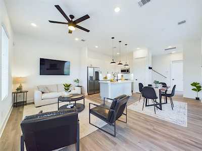 2928 Stevens St Houston, TX 77026