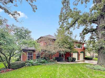 2588 Oakton Ct Lisle, IL 60532
