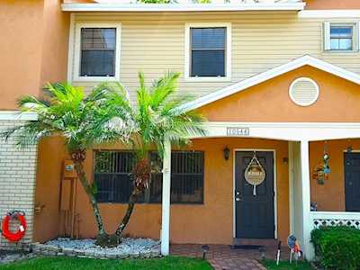 10544 NW 6th St Pembroke Pines, FL 33026