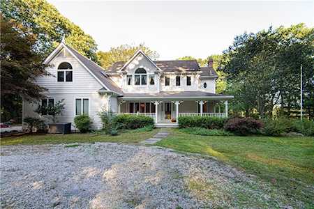 257 Walmsley Ln South Kingstown, RI 02874