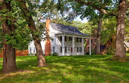 526 Waterbury Circle Des Moines, IA 50312