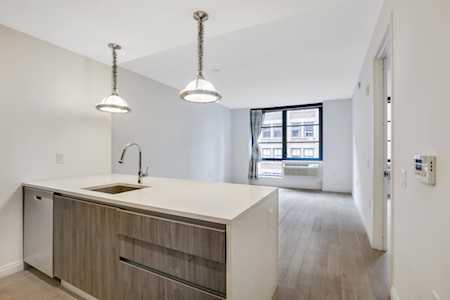 160 1st St #706 Jersey City, NJ 11791