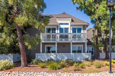 1054 Helm Ln Foster City, CA 94404
