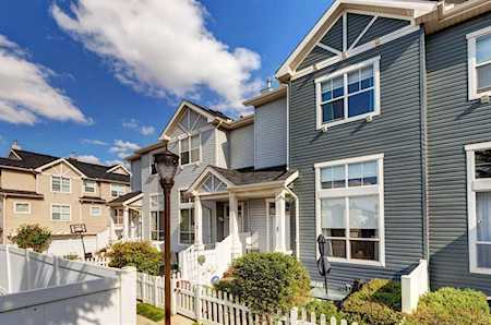49 Elgin Gardens SE Calgary, AB T2Z 4T4