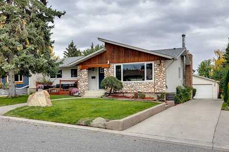 12011 Brae Rd SW Calgary, AB T2W 2V4