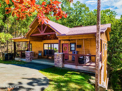 2529 Mountain Holly Way Sevierville, TN 37862