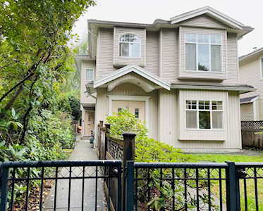 1750 E 14th Avenue Vancouver, BC V5N 2E2