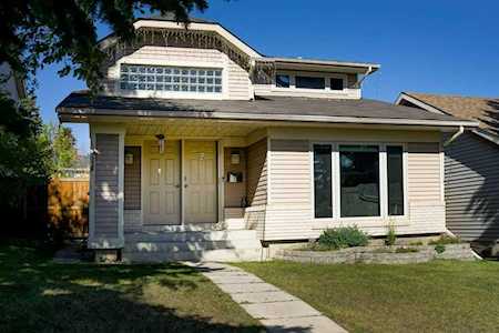 8 Strathearn Rise SW Calgary, AB T3H 1R6