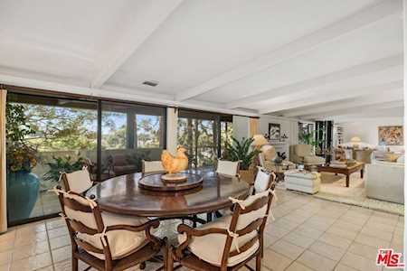 2107 Century Woods Way Los Angeles, CA 90067