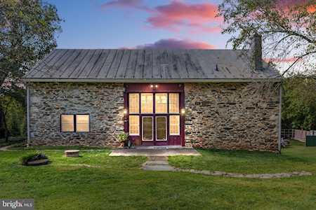 40095 Featherbed Ln Lovettsville, VA 20180