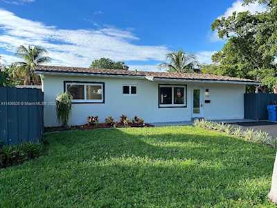 160 NE 42nd St Oakland Park, FL 33334