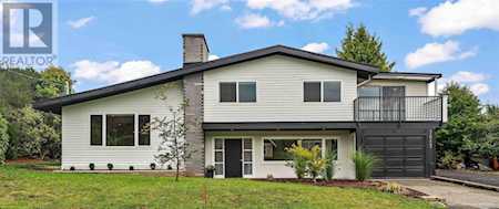 7217 Brentview Road Central Saanich, BC V8M1B9