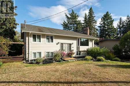 120 Burnett Road View Royal, BC V9B4P7