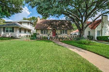 923 Stewart Drive Dallas, TX 75208