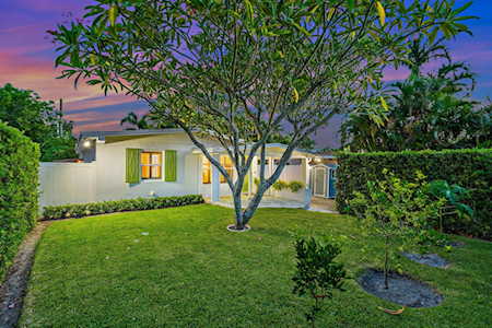 250 NE 10th Street Delray Beach, FL 33444