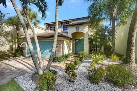 9869 Woodworth Court Wellington, FL 33414