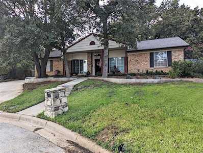 1904 Bay Oaks Court Fort Worth, TX 76112