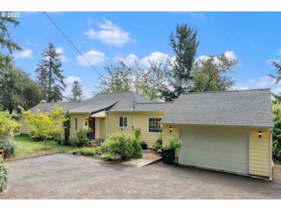 9524 NE Sacramento ST Portland, OR 97220