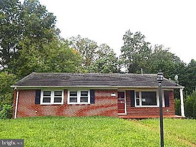 2558 Hillside Dr Huntingtown, MD 20639
