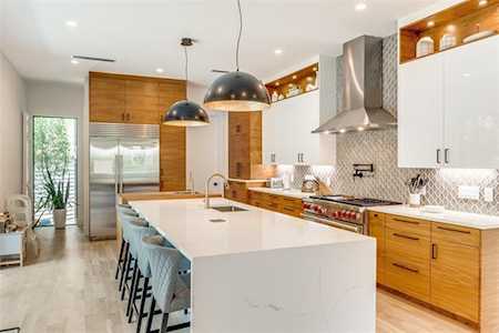 8401 Linwood Avenue Dallas, TX 75209