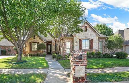 8224 Forest Glenn Drive North Richland Hills, TX 76182