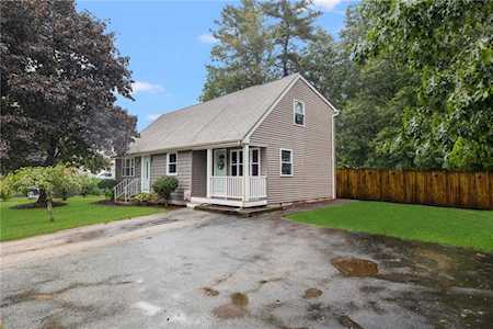 4 Black Walnut Dr Coventry, RI 02816