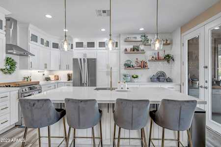 2440 W Memorial Drive Phoenix, AZ 85086